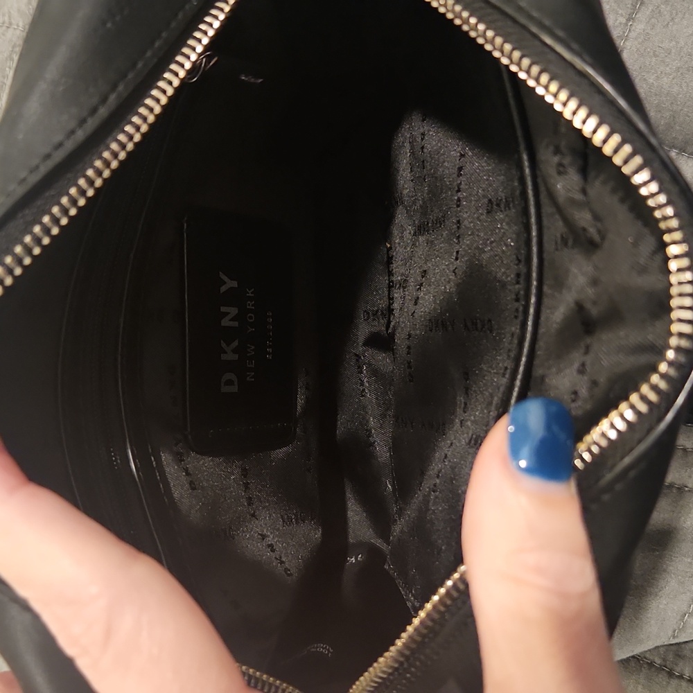 DKNY Black Crossbody Camera Style Bag - Picture 4 of 12